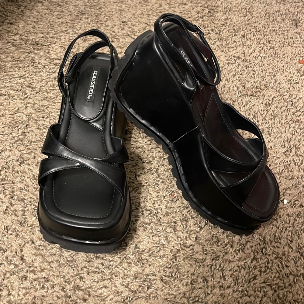 New Classified Thick Sandals